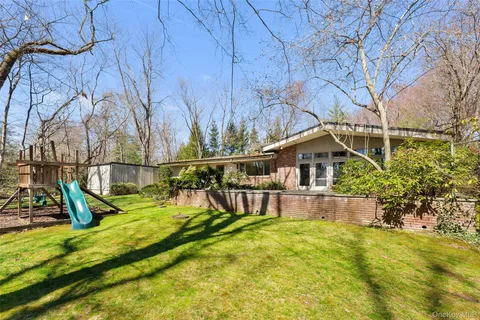 $3,295,000 | 98 Cushman Road, Scarsdale, NY 10583