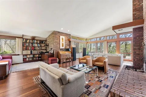 $3,295,000 | 98 Cushman Road, Scarsdale, NY 10583
