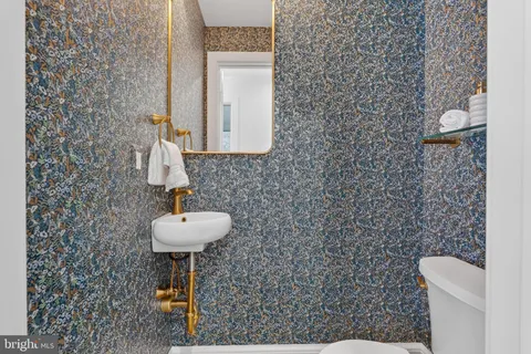 $2,195,000 | 22 West Spring Street, Alexandria, VA 22301