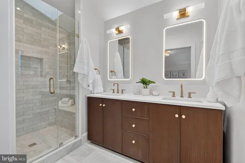 $2,195,000 | 22 West Spring Street, Alexandria, VA 22301