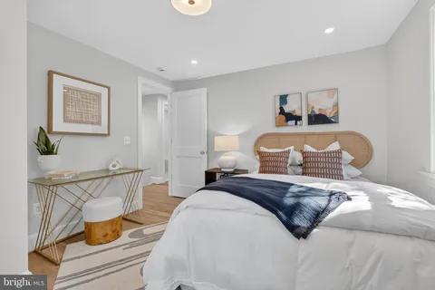 $2,195,000 | 22 West Spring Street, Alexandria, VA 22301