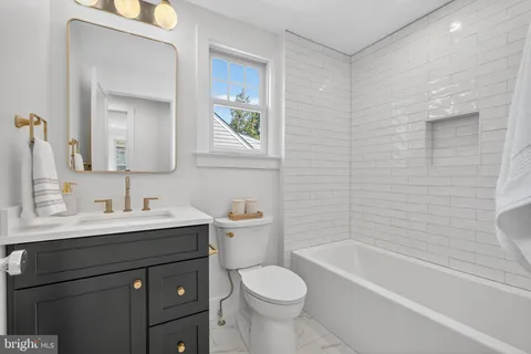 $2,195,000 | 22 West Spring Street, Alexandria, VA 22301