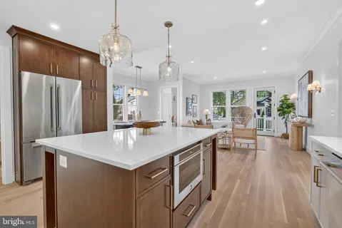 $2,195,000 | 22 West Spring Street, Alexandria, VA 22301