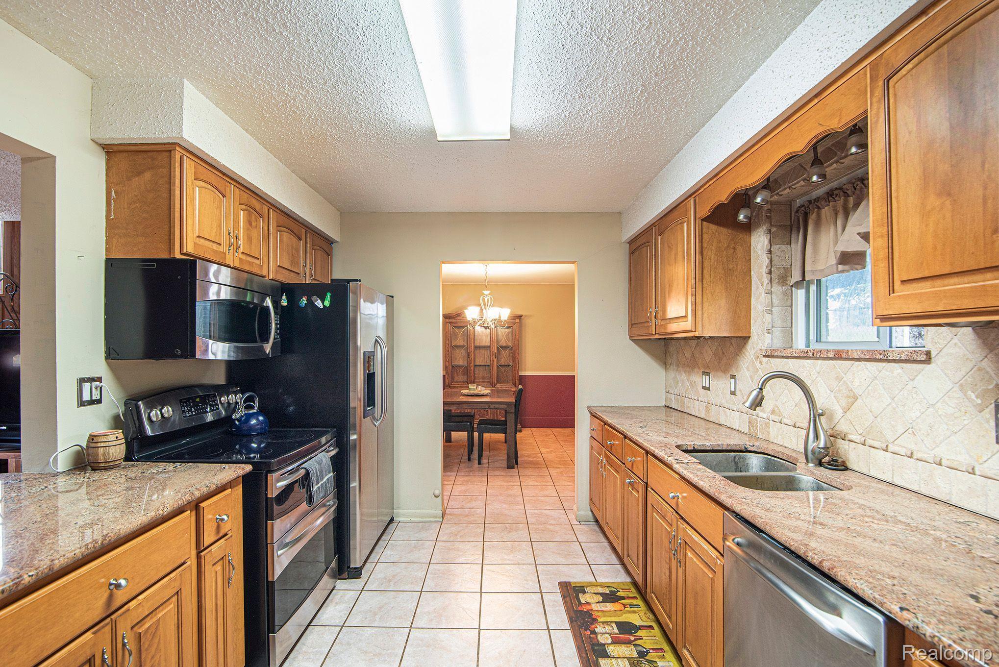11358 Tipsico Lake Road Fenton, MI 48430 - Photo 16 of 34 Gallery Image 16
