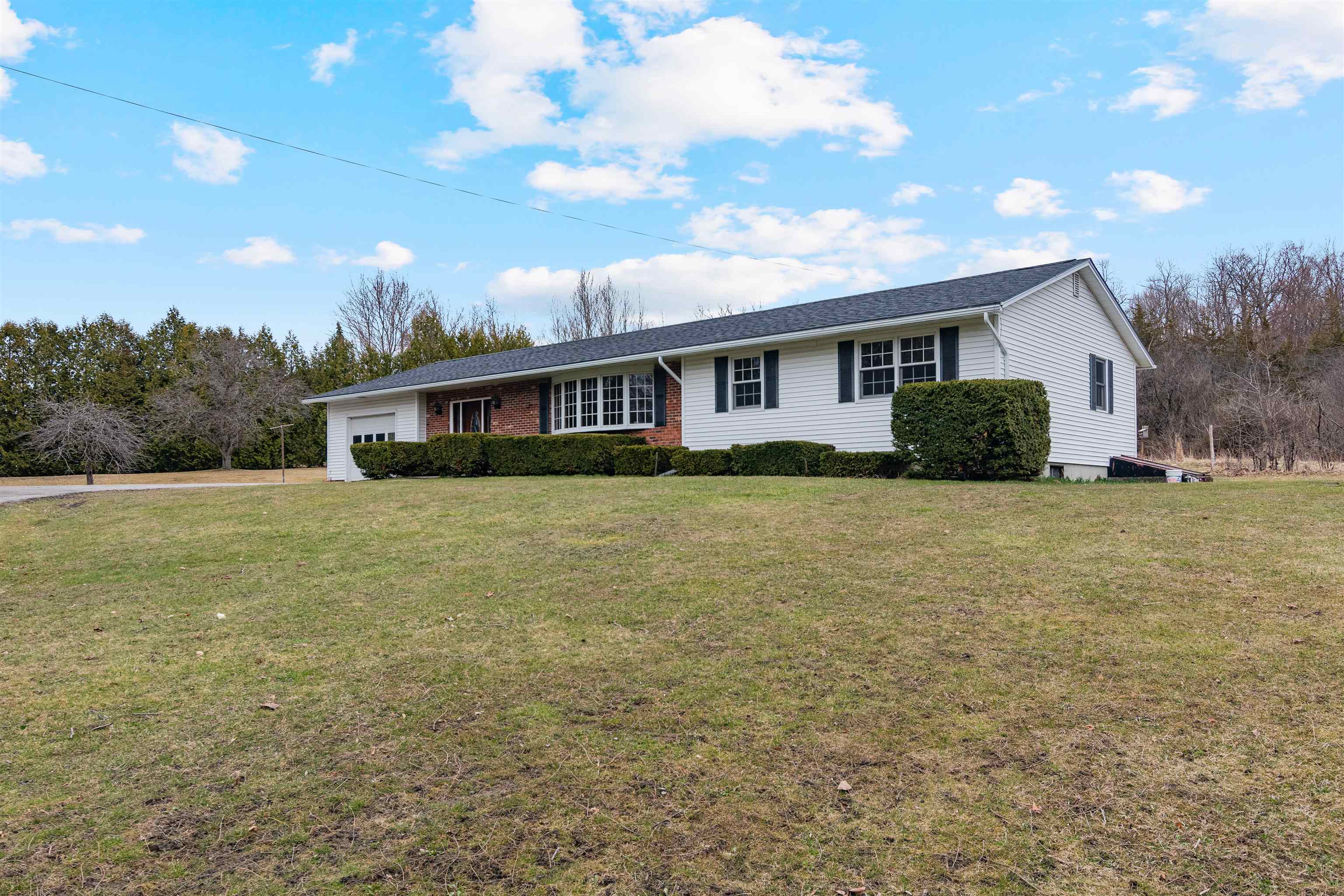 242 Kellogg Road St. Albans Town, VT 05478 - Photo 3 of 44