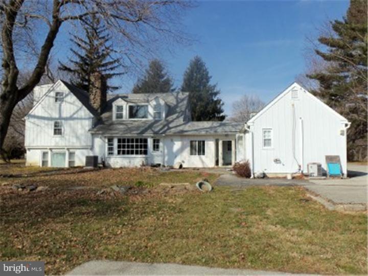 3514 Goshen Road Newtown Square, PA 19073 - Photo 2 of 13 Exterior Back