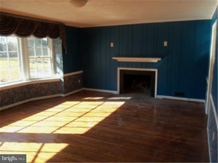 3514 Goshen Road Newtown Square, PA 19073 - Photo 9 of 13 Living Room