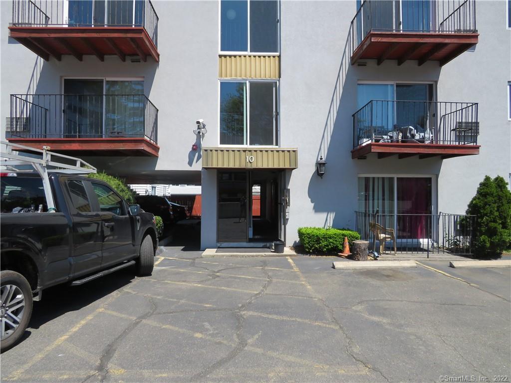 10 Tuttle Street, Unit 3G Stamford, CT 06902 - Photo 1 of 1 Building Entrance