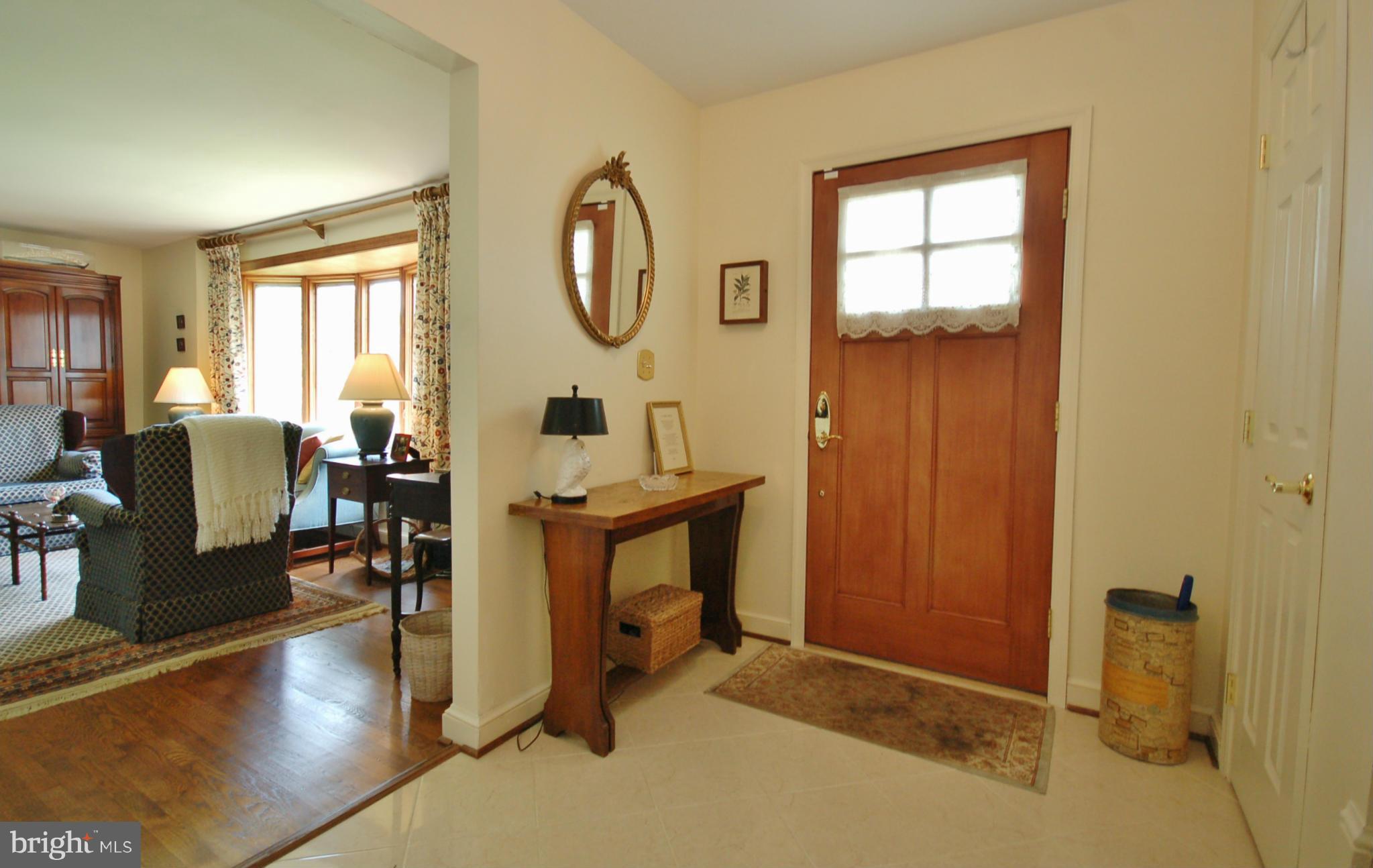 19104 Olney Mill Road Olney, MD 20832 - Photo 3 of 28 Foyer