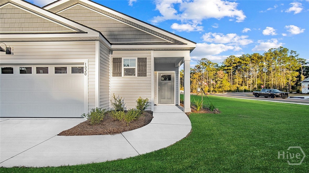 1020 Lakes Boulevard Brunswick, GA 31525 - Photo 3 of 12