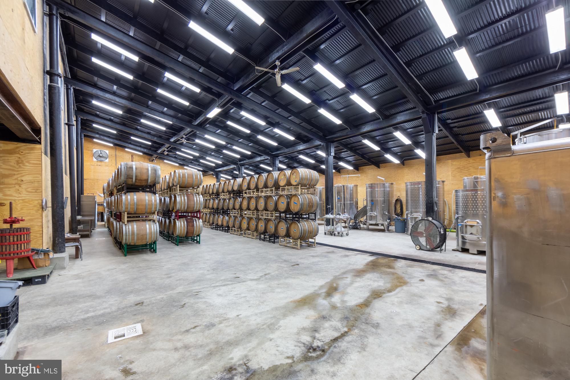 27058 Mt Pleasant Road Columbus, NJ 08022 - Photo 18 of 127 a view of parking garage with cars