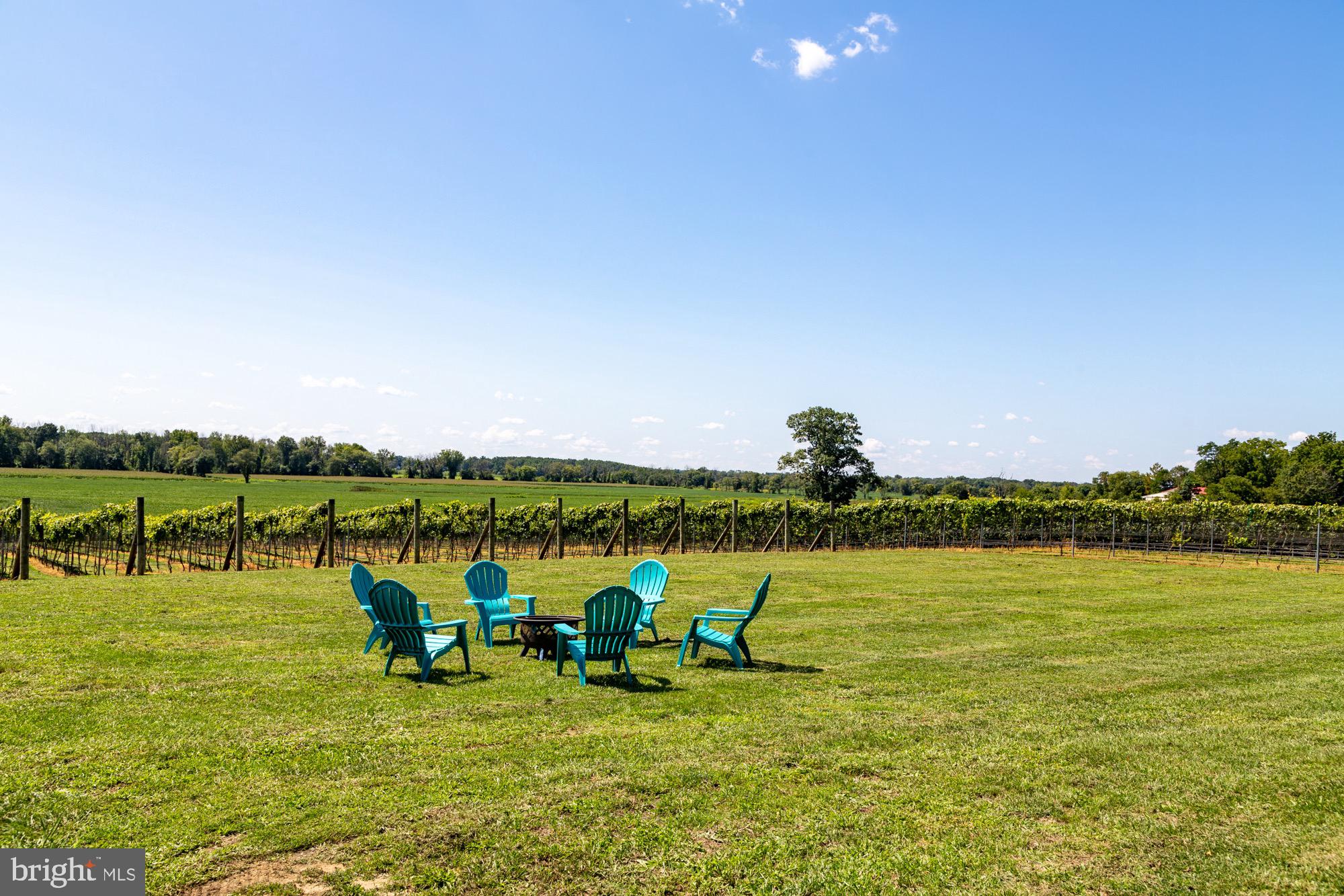 27058 Mt Pleasant Road Columbus, NJ 08022 - Photo 68 of 127 a view of a lake with houses in the back