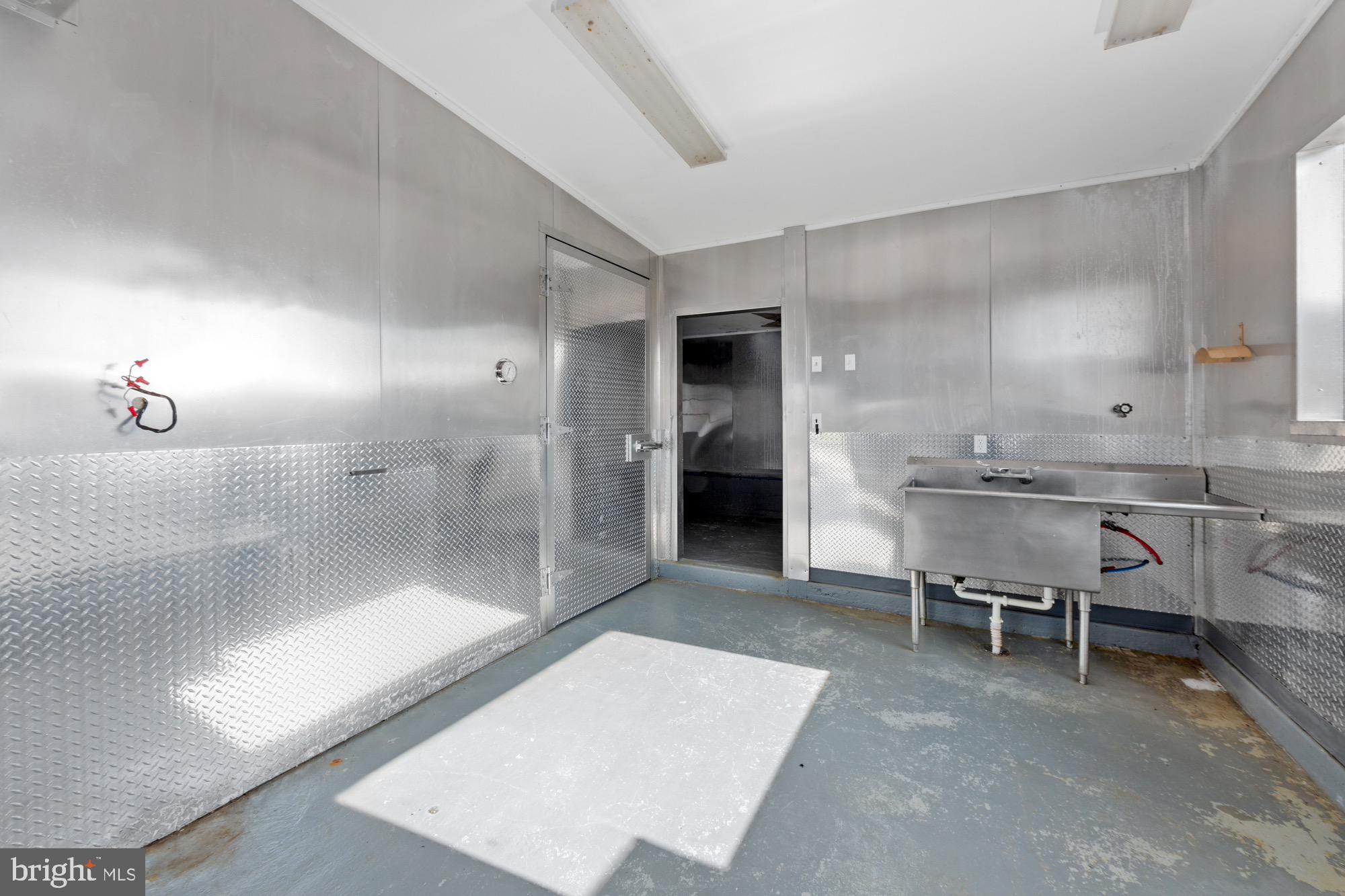 27058 Mt Pleasant Road Columbus, NJ 08022 - Photo 88 of 127 a large bathroom with a glass shower door and a sink
