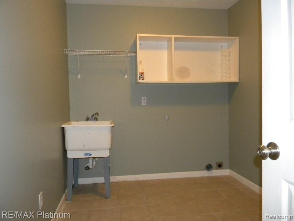 5321 Bradley Road Gregory, MI 48137 - Photo 31 of 35 1st Fl. Laundry