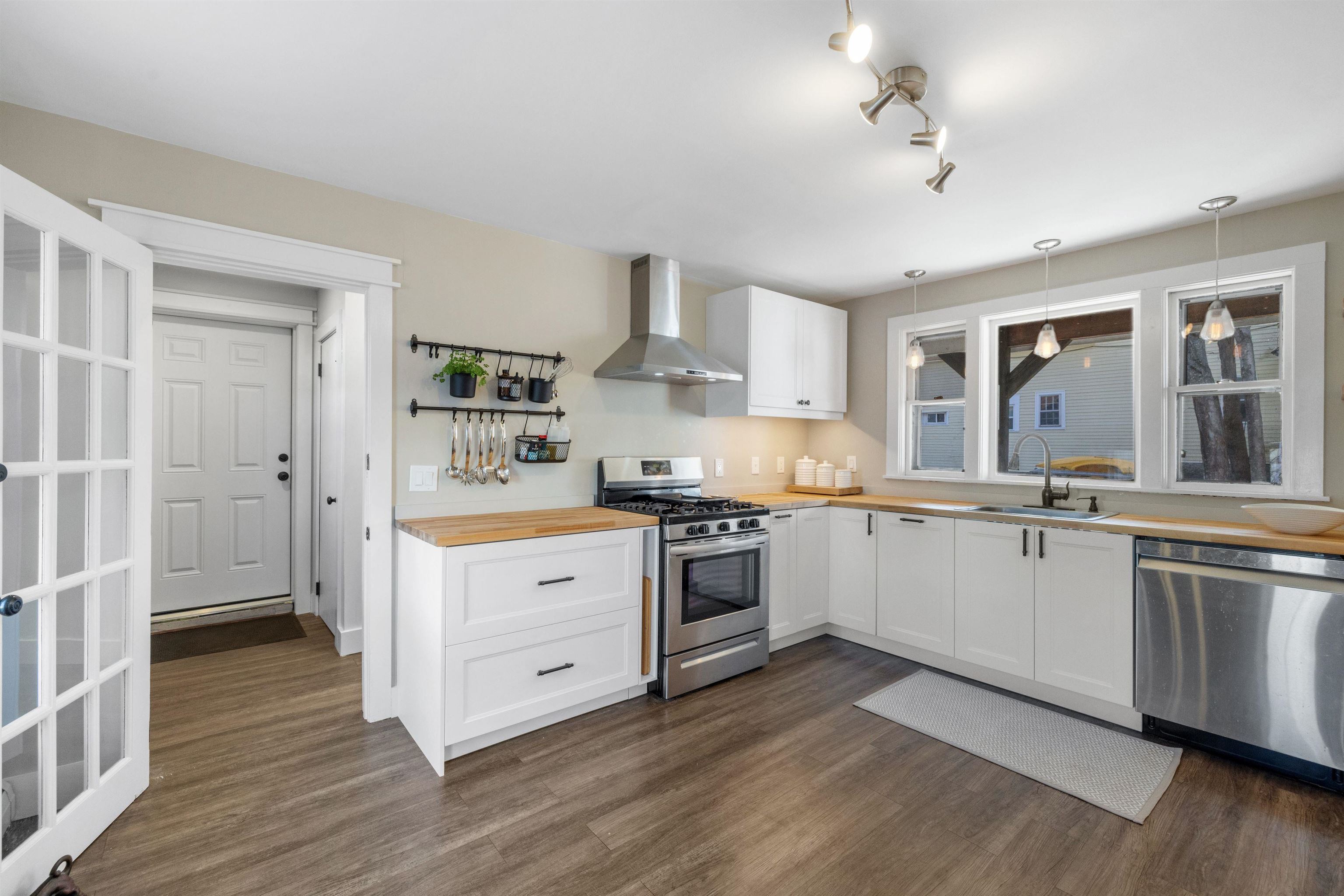 92 South Main Street Newport, NH 03773 - Photo 26 of 55