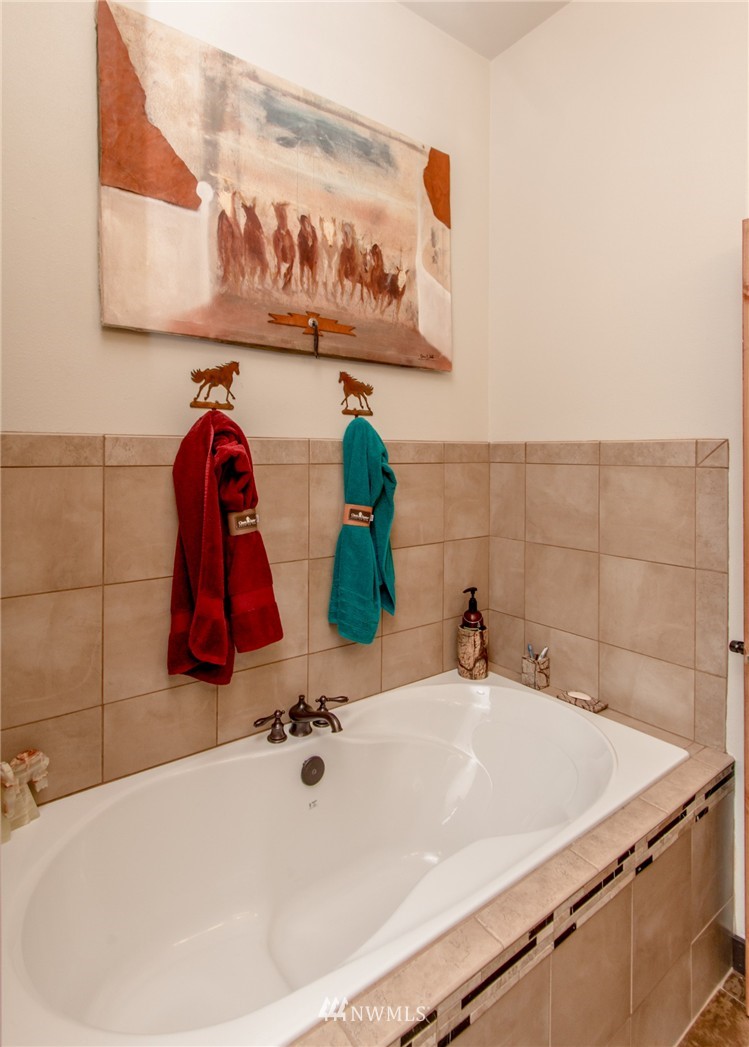 12101 Teanaway Road Cle Elum, WA 98922 - Photo 9 of 25 Gallery Image 9