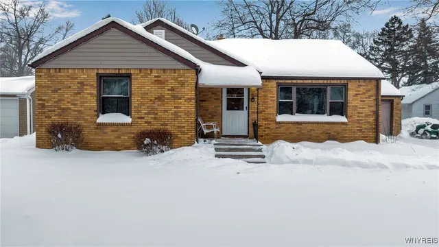 $289,900 | 11 Cemetery Road, Lancaster, NY 14086