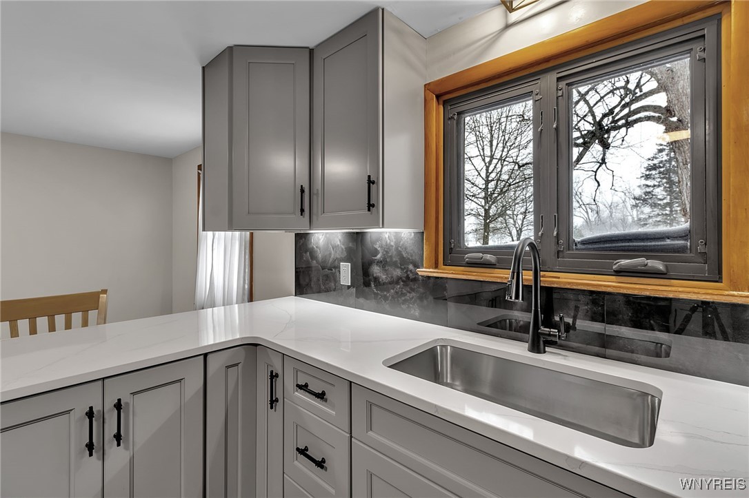 11 Cemetery Road Lancaster, NY 14086 - Photo 18 of 45