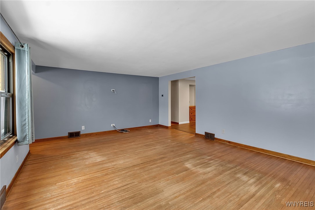 11 Cemetery Road Lancaster, NY 14086 - Photo 26 of 45