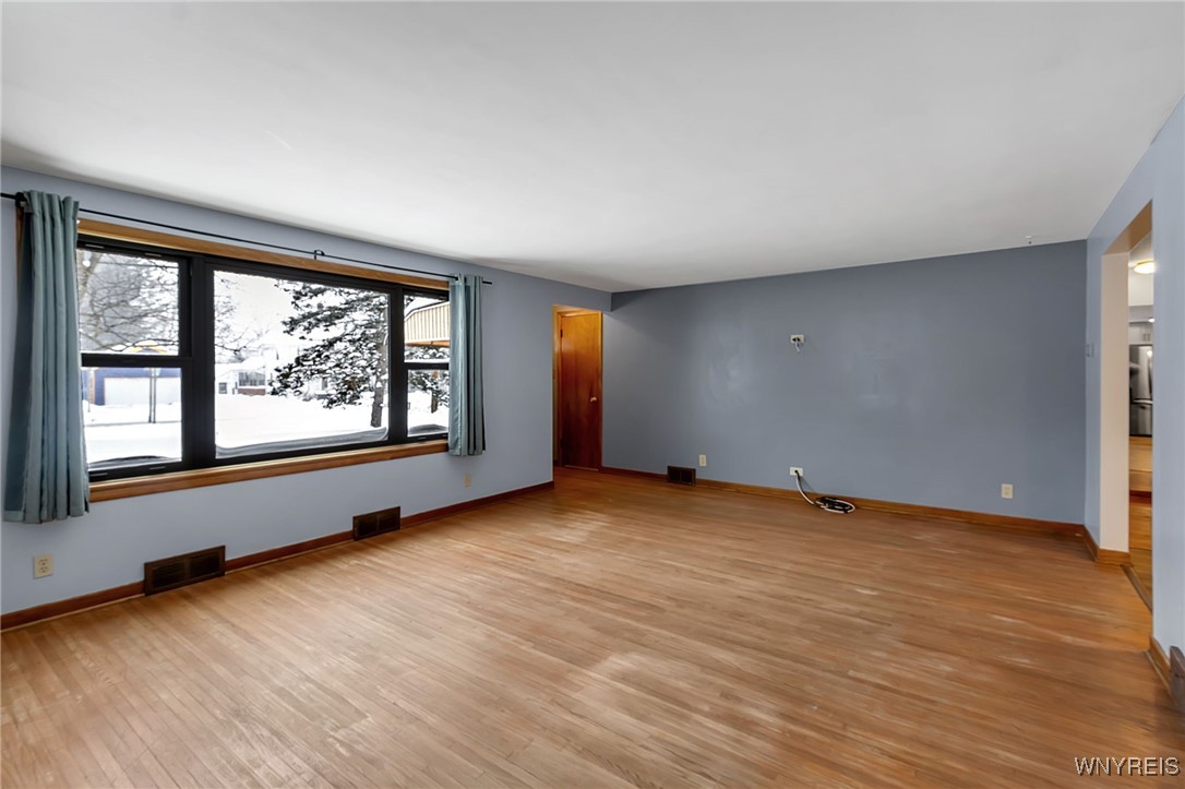 11 Cemetery Road Lancaster, NY 14086 - Photo 27 of 45