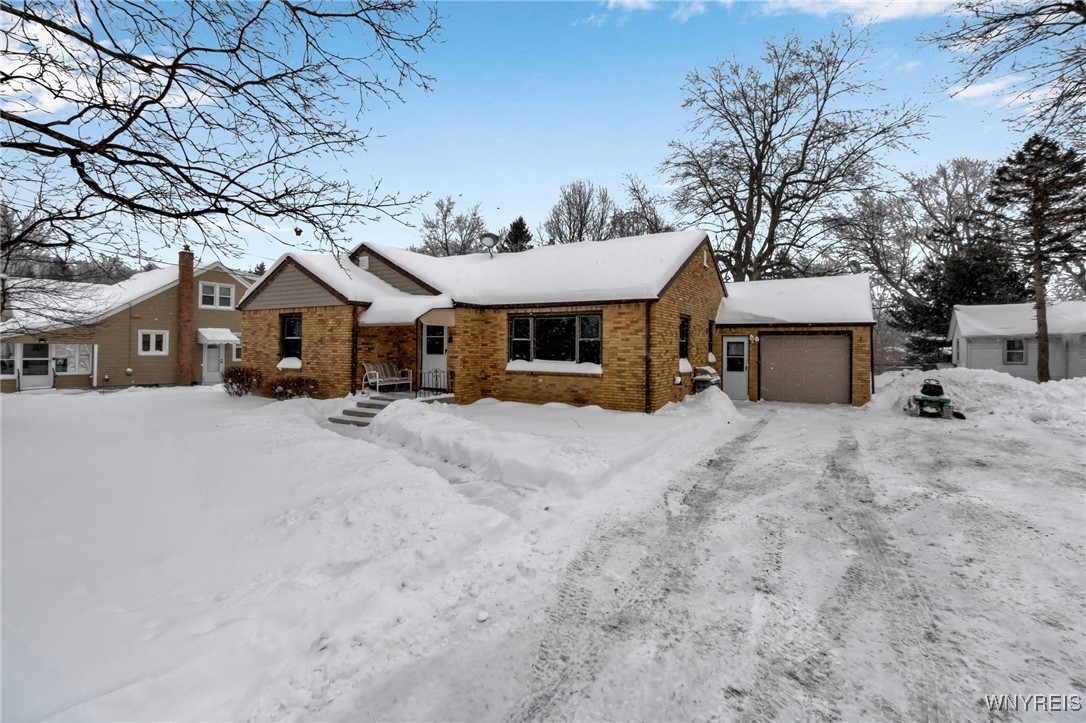 11 Cemetery Road Lancaster, NY 14086 - Photo 3 of 45