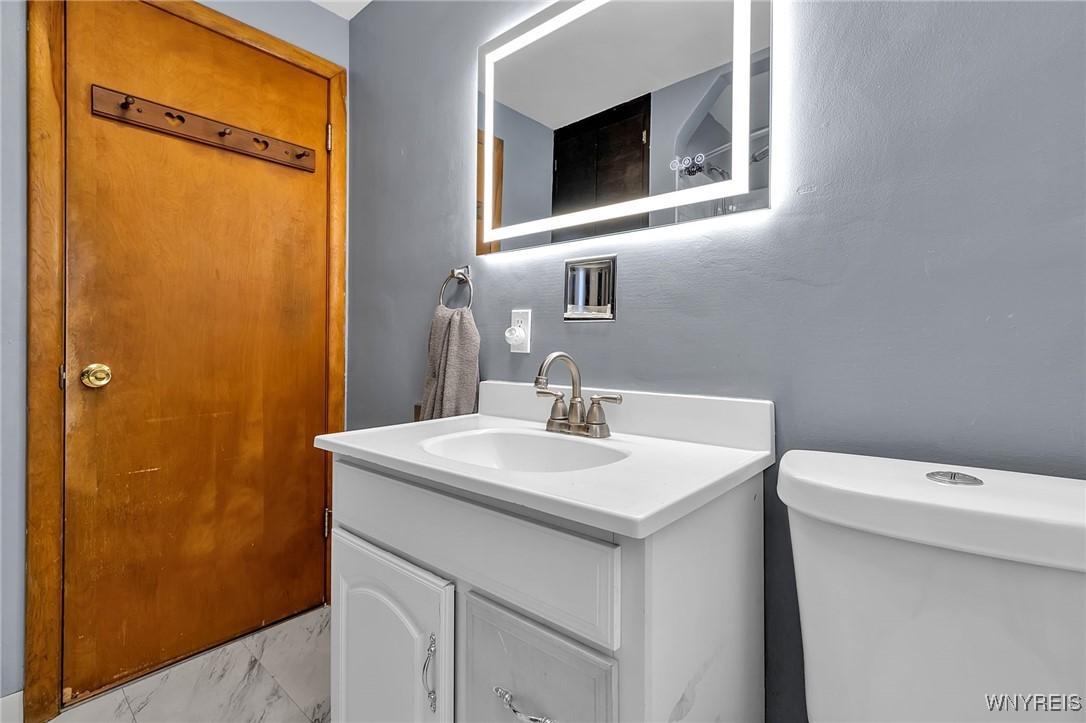 11 Cemetery Road Lancaster, NY 14086 - Photo 37 of 45