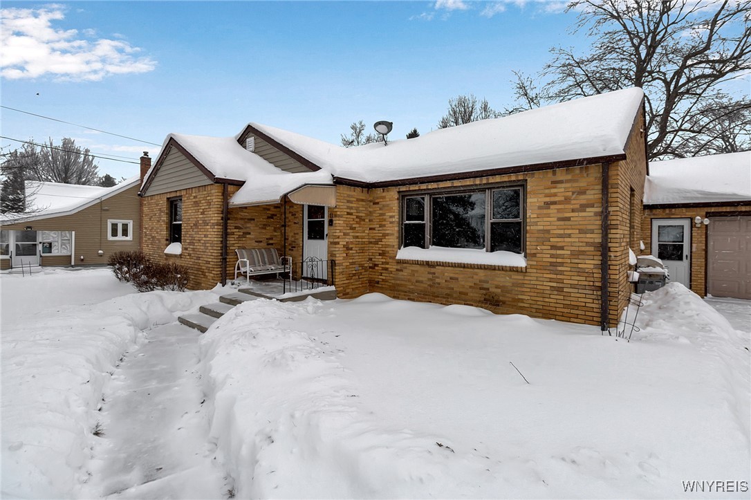 11 Cemetery Road Lancaster, NY 14086 - Photo 4 of 45