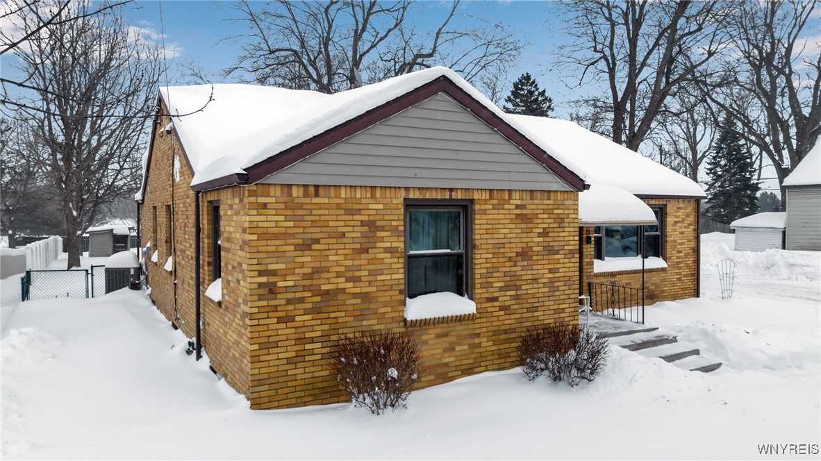 11 Cemetery Road Lancaster, NY 14086 - Photo 5 of 45