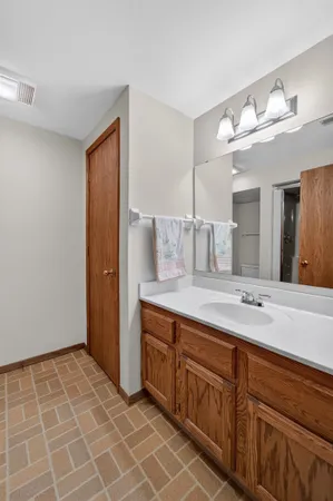 $599,000 | 12 Oak Creek Trail, Madison, WI 53717