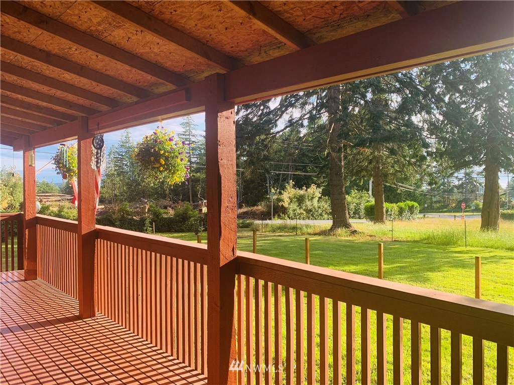 382 West Henni Road Oak Harbor, WA 98277 - Photo 2 of 34 Gallery Image 2