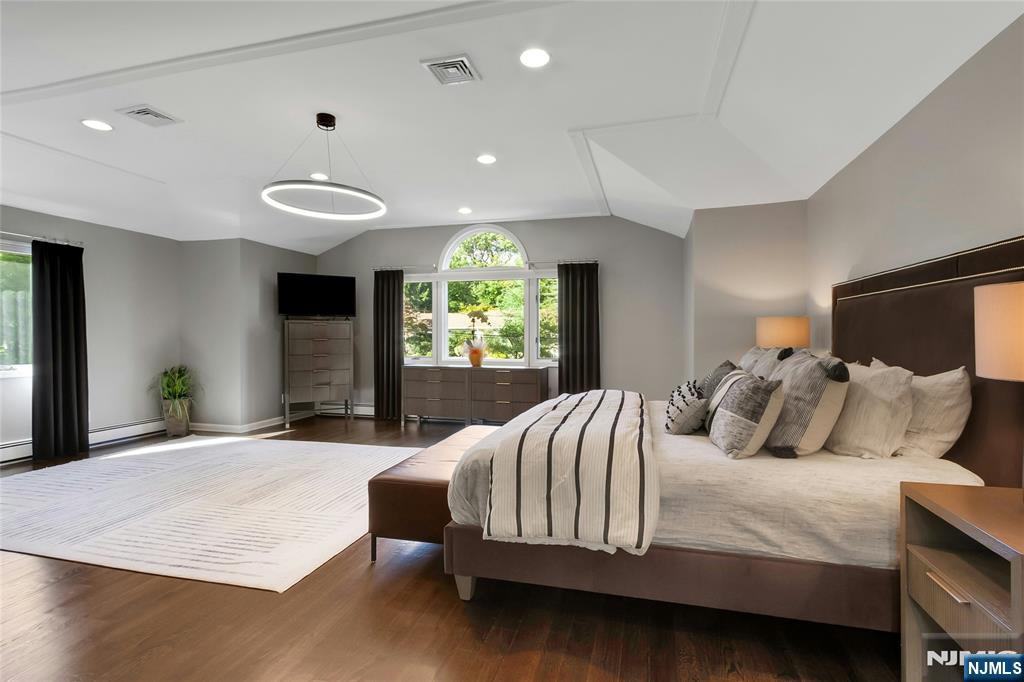 545 Miller Road Wyckoff, NJ 07481 - Photo 26 of 50 Gallery Image 26