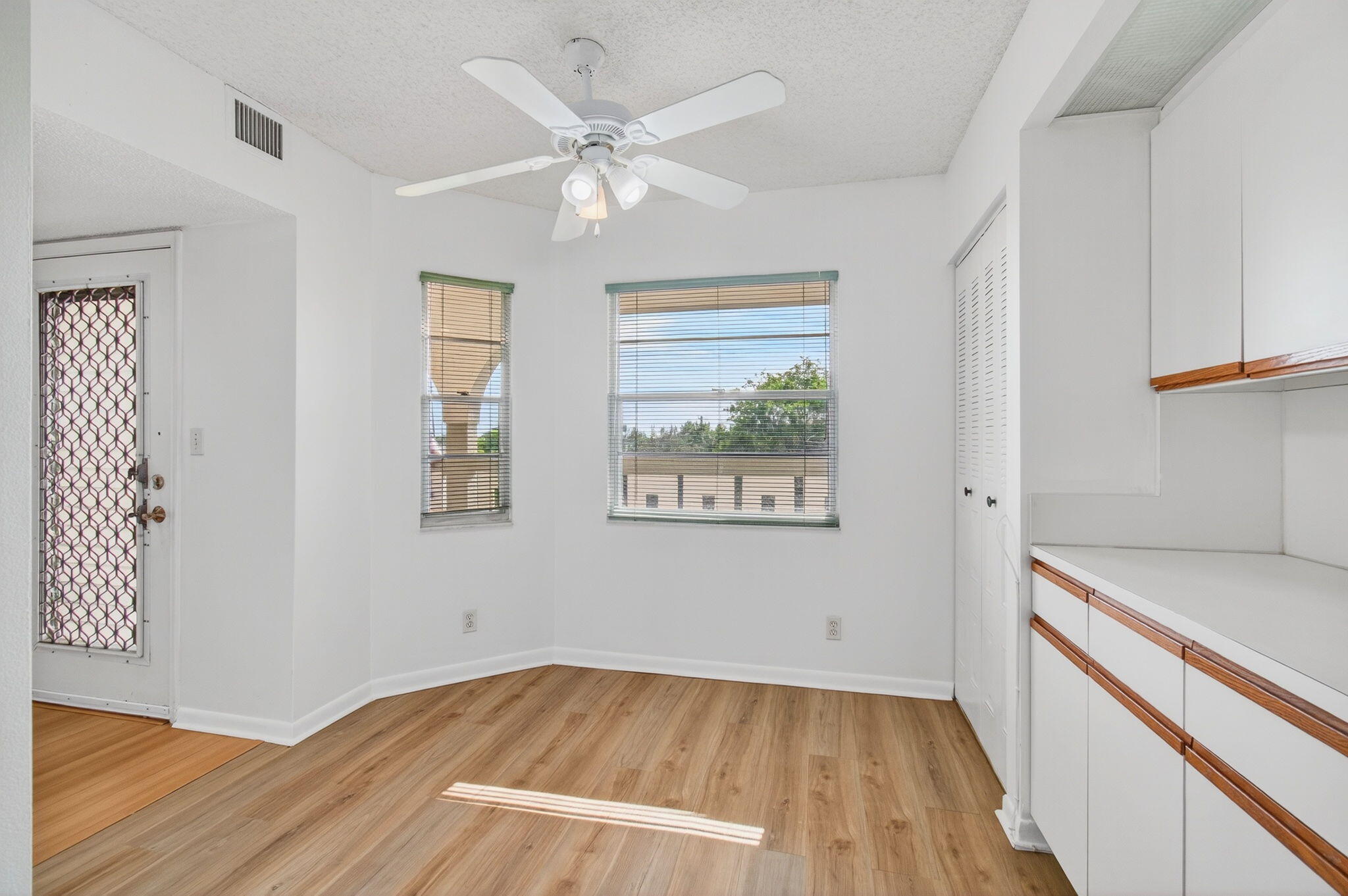 1501 Cayman Way, Unit C4 Coconut Creek, FL 33066 - Photo 20 of 67 Eat-In Area in Kitchen