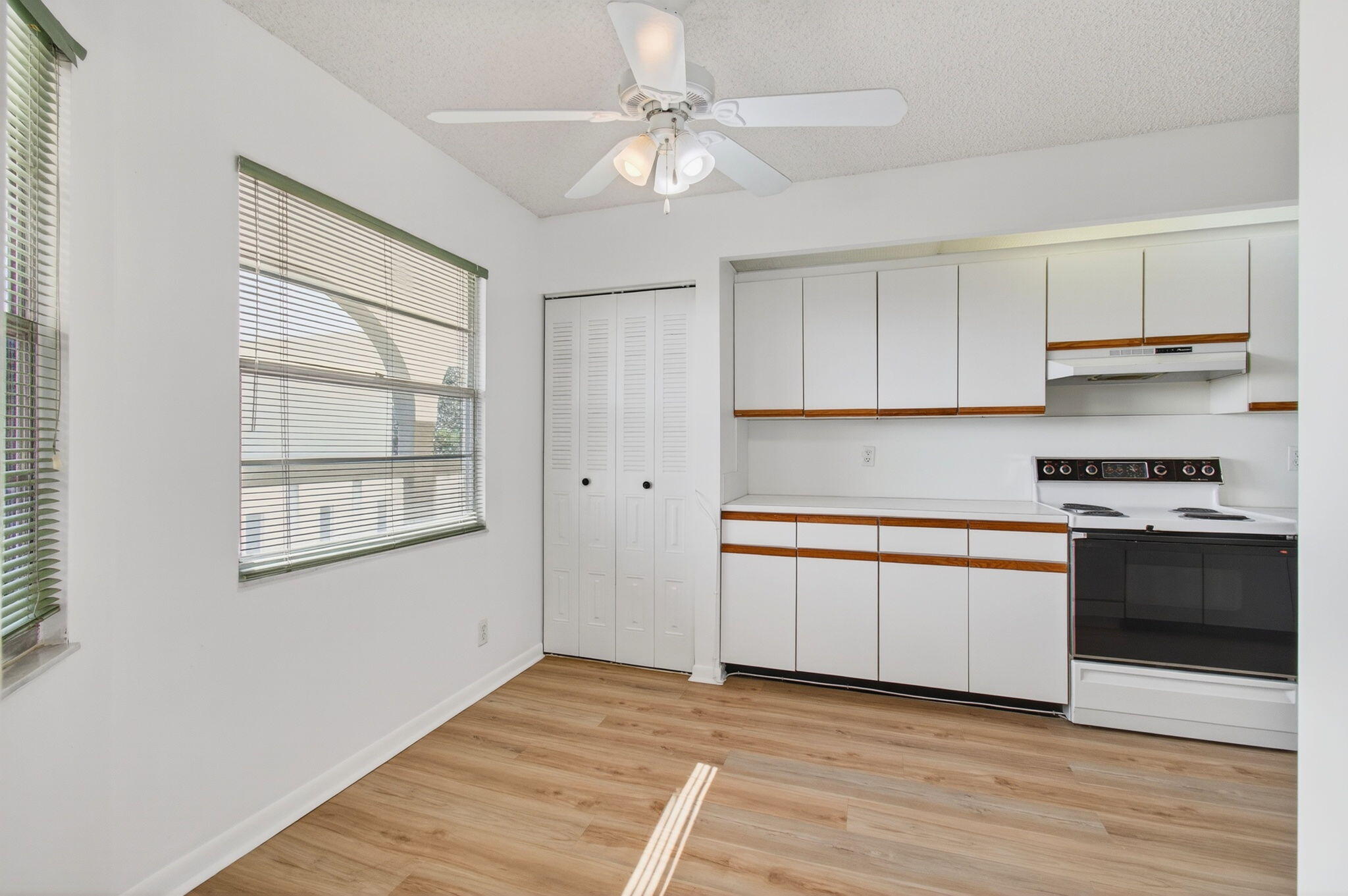 1501 Cayman Way, Unit C4 Coconut Creek, FL 33066 - Photo 21 of 67 Kitchen