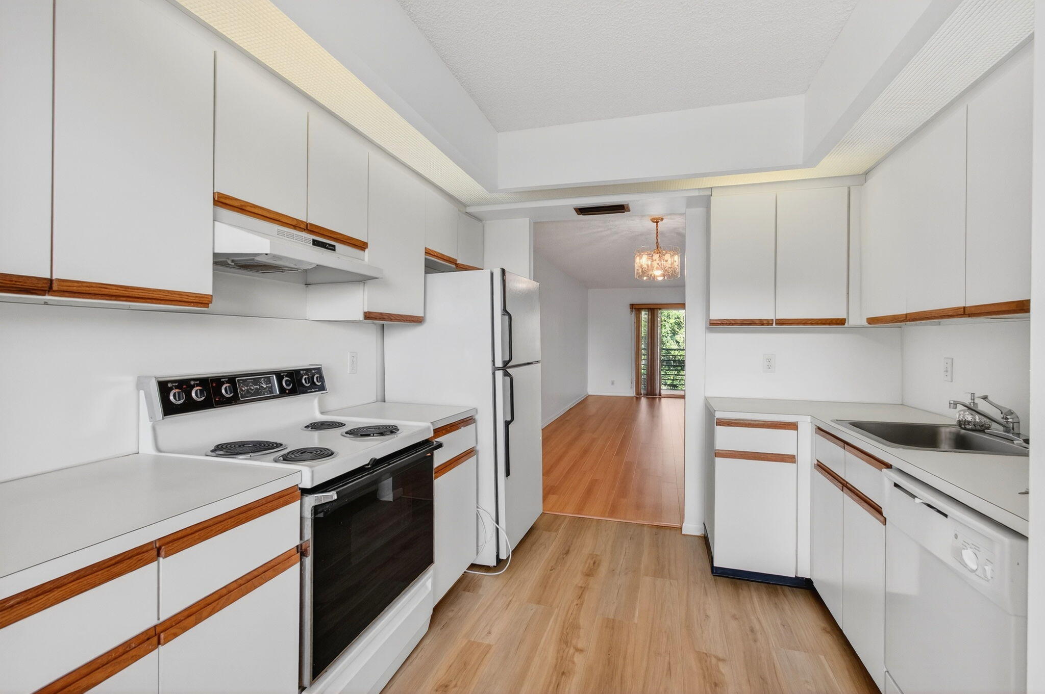 1501 Cayman Way, Unit C4 Coconut Creek, FL 33066 - Photo 23 of 67 Kitchen