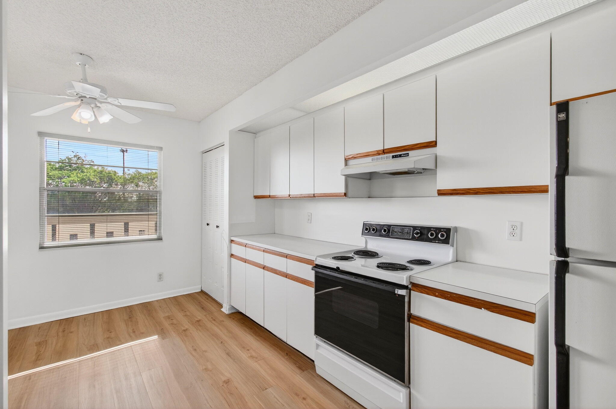 1501 Cayman Way, Unit C4 Coconut Creek, FL 33066 - Photo 26 of 67 Kitchen