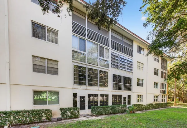 $2,000 | 1501 Cayman Way, Unit C4, Pompano Beach, FL 33066