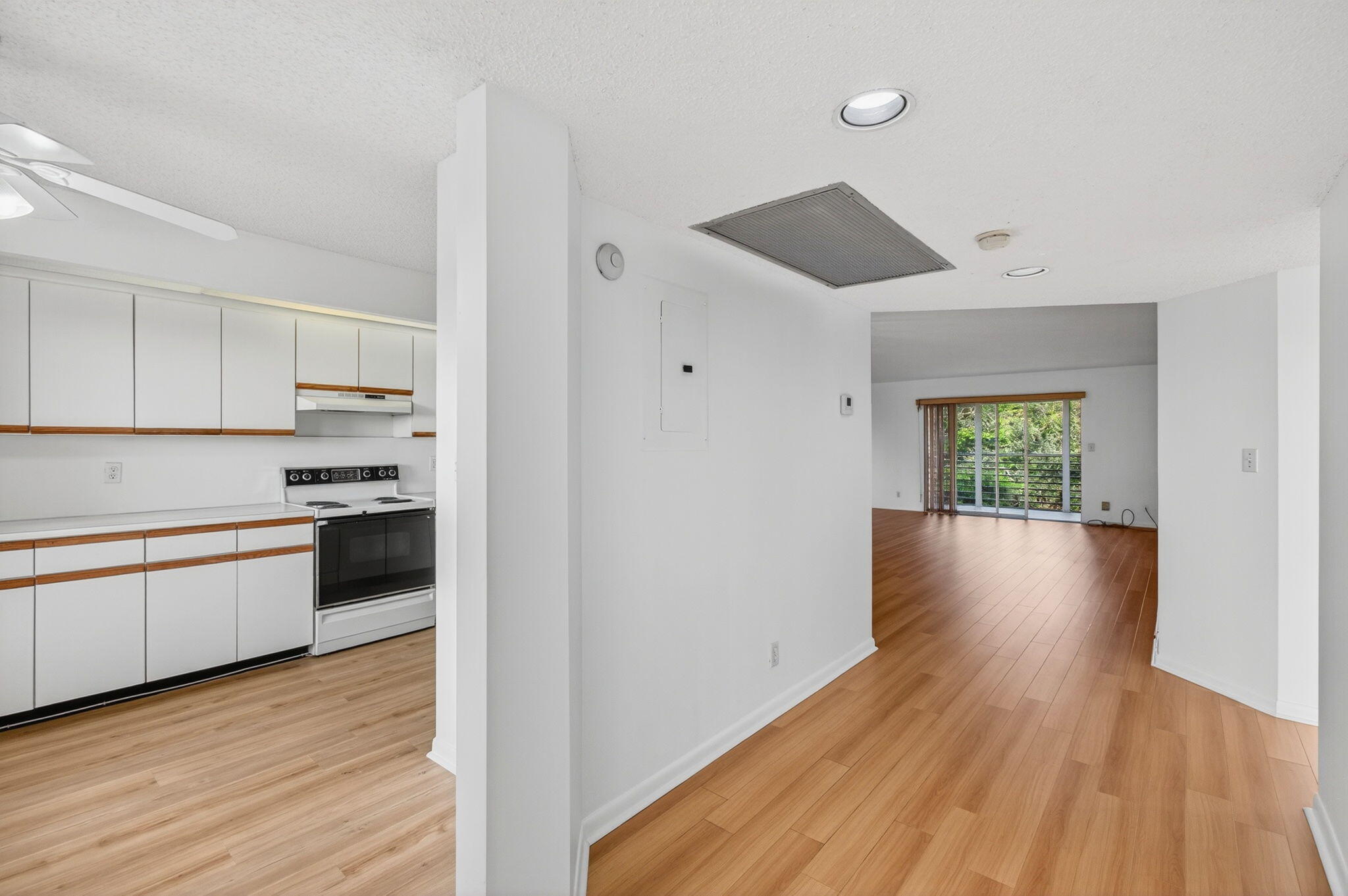 1501 Cayman Way, Unit C4 Coconut Creek, FL 33066 - Photo 9 of 67 Hallway to Kitchen and Living Area