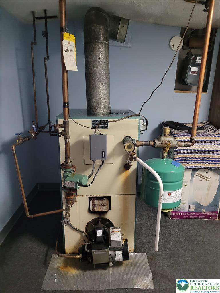 662 Atlantic Street Bethlehem, PA 18015 - Photo 23 of 25 Oil fired Summer/Winter hookup