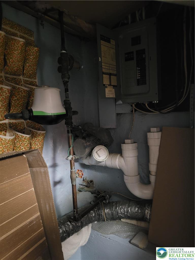 662 Atlantic Street Bethlehem, PA 18015 - Photo 24 of 25 Coper & PVC plumbing