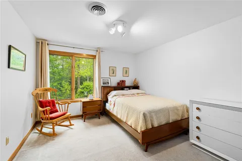$950,000 | 38 River Run, East Greenwich, RI 02818