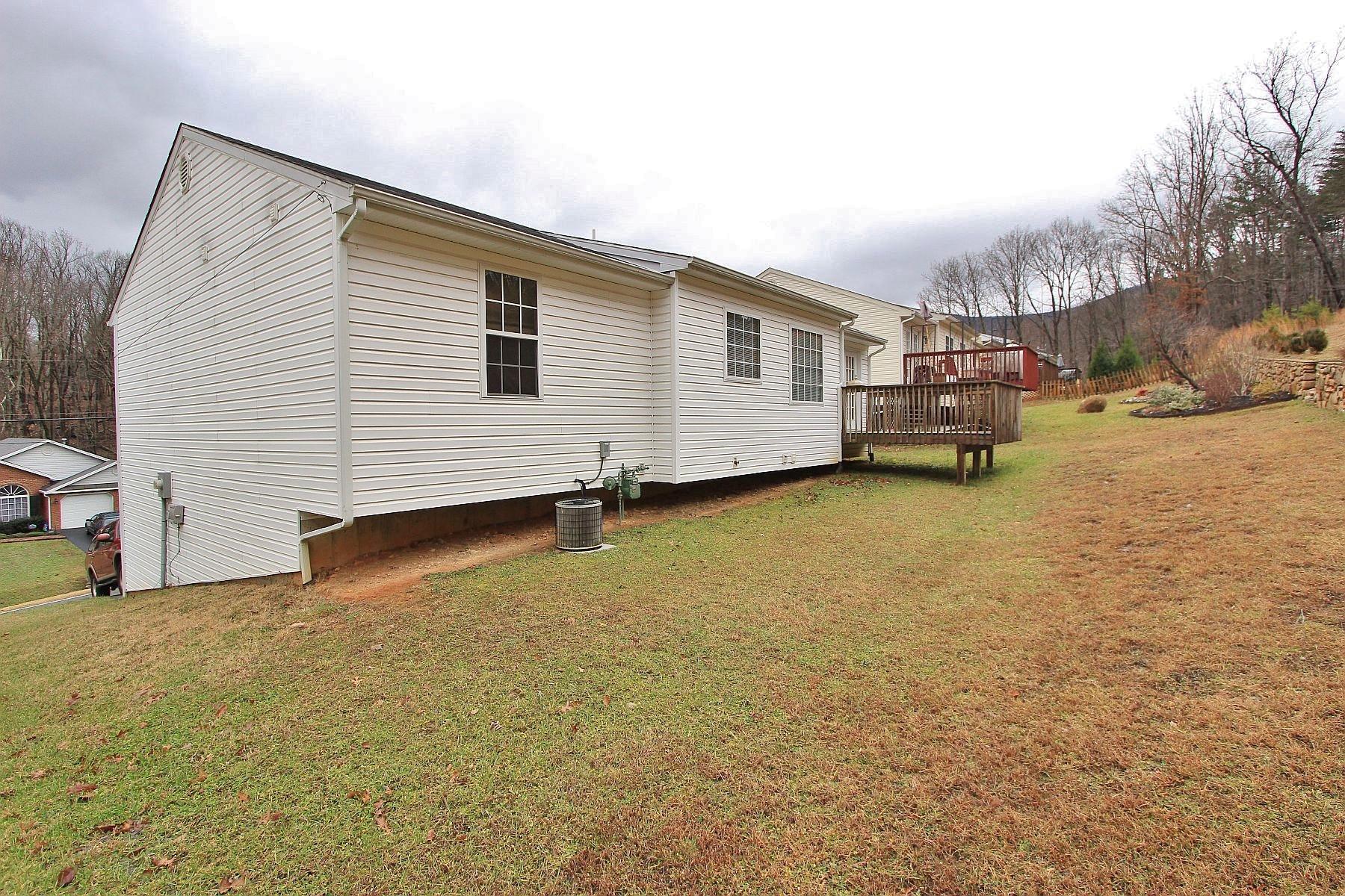 4239 Daugherty Road Salem, VA 24153 - Photo 33 of 38 a view of a house with a patio