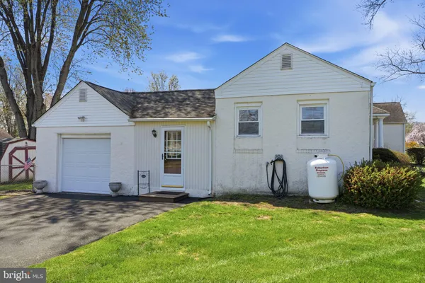 $415,000 | 1615 Pleasant Drive, Feasterville-Trevose, PA 19053
