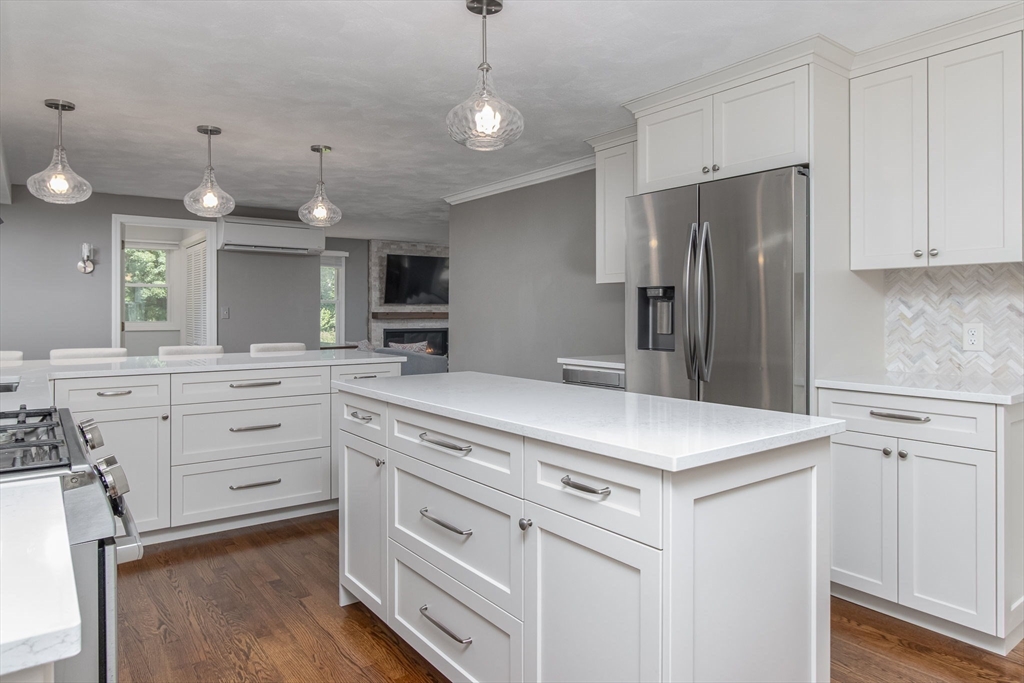 561 Old Dunstable Road Groton, MA 01450 - Photo 11 of 39
