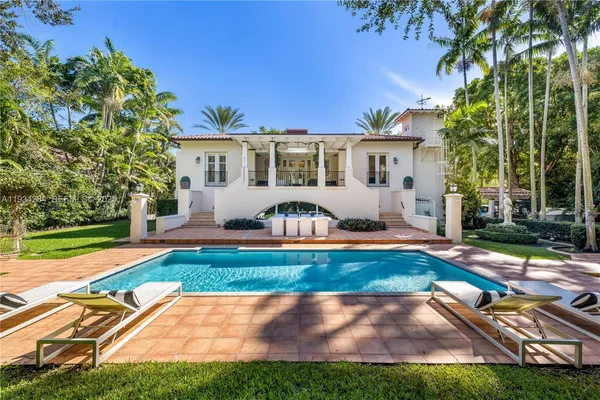 $6,850,000 | 8000 Los Pinos Boulevard, Coral Gables, FL 33143