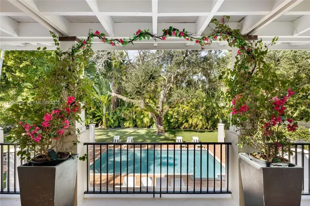 $6,999,999 | 8000 Los Pinos Boulevard, Coral Gables, FL 33143
