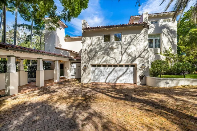 $6,999,999 | 8000 Los Pinos Boulevard, Coral Gables, FL 33143