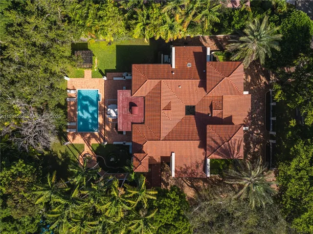 $6,999,999 | 8000 Los Pinos Boulevard, Coral Gables, FL 33143