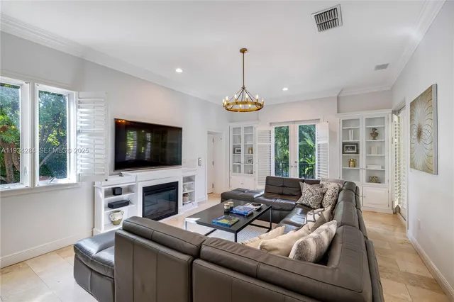 $6,999,999 | 8000 Los Pinos Boulevard, Coral Gables, FL 33143