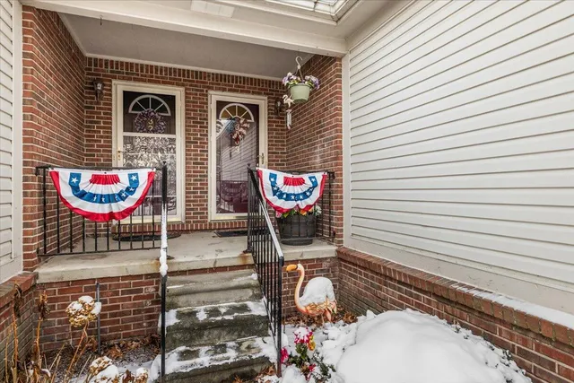 $290,000 | 3263 Baldwin Woods Drive, Unit 7, Lake Orion, MI 48359