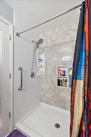 $290,000 | 3263 Baldwin Woods Drive, Unit 7, Lake Orion, MI 48359